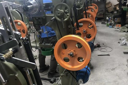 自動鉚釘機(jī)廠家如何提高市場占有率？策略有四！